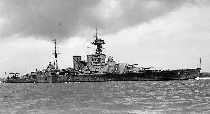 COBI 4829 HMS Hood - Limitierte Edition