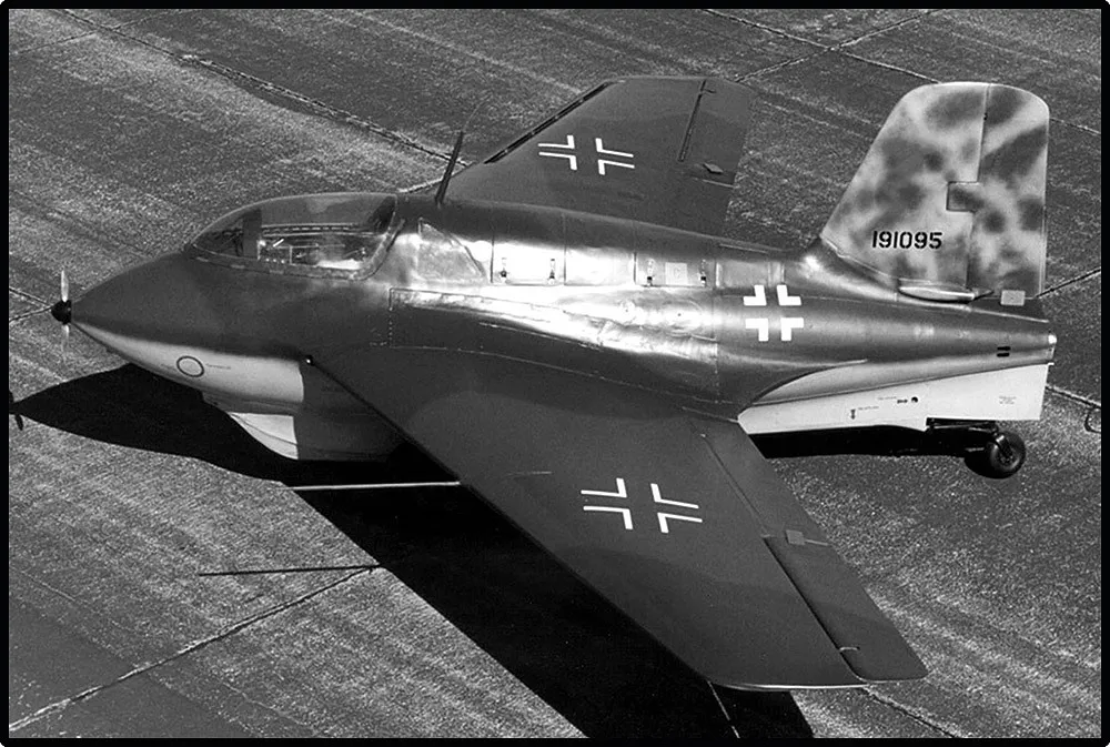 COBI 5765 Messerschmitt Me 163B Komet & Scheuch-Schlepper - Limitierte Edition