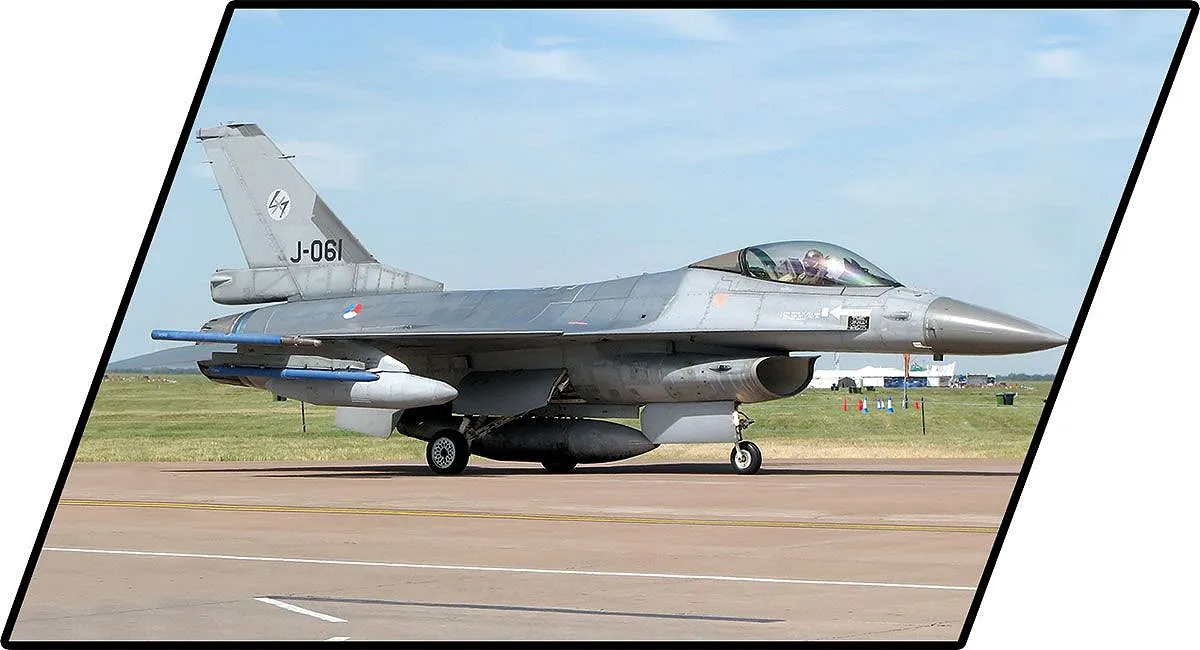 COBI 5896 F-16AM Fighting Falcon